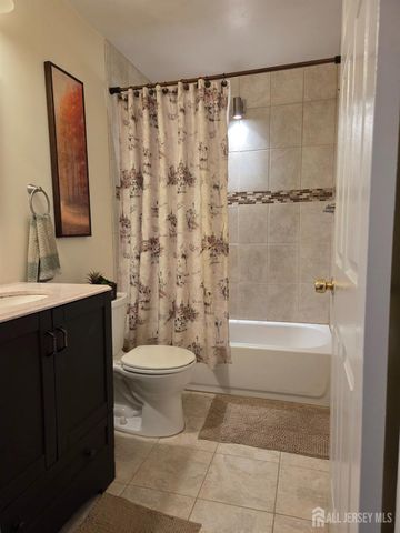 344 Bowler Court, Piscataway, NJ 08854