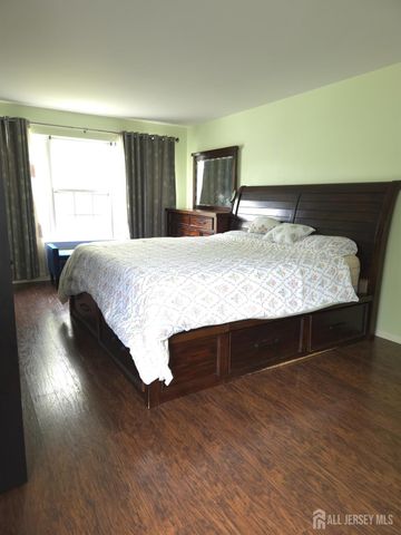 344 Bowler Court, Piscataway, NJ 08854