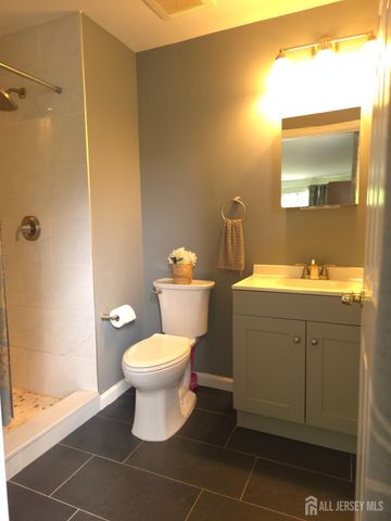 344 Bowler Court, Piscataway, NJ 08854