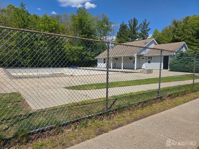 344 Bowler Court, Piscataway, NJ 08854