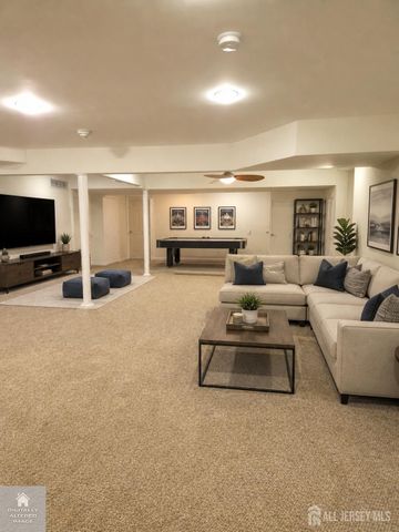 344 Bowler Court, Piscataway, NJ 08854
