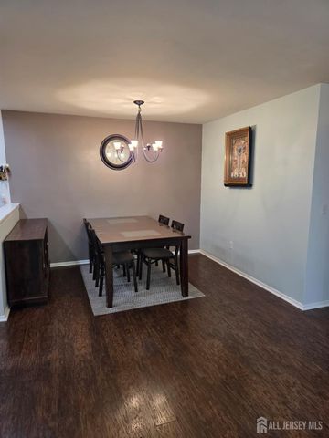 344 Bowler Court, Piscataway, NJ 08854