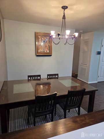 344 Bowler Court, Piscataway, NJ 08854