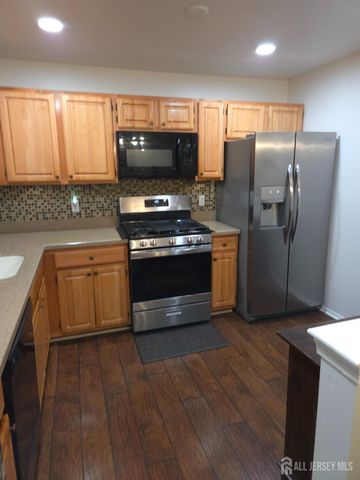 344 Bowler Court, Piscataway, NJ 08854