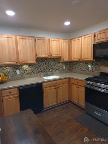 344 Bowler Court, Piscataway, NJ 08854