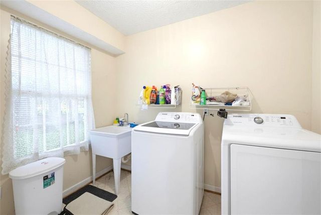 3405 Ravenwood Drive, Atlanta, GA 30349