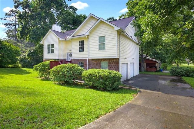 3405 Ravenwood Drive, Atlanta, GA 30349