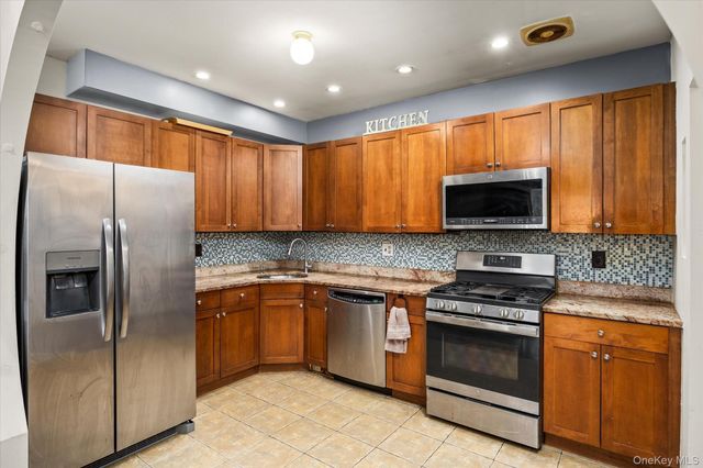 1962 Bergen Avenue 2C, Brooklyn, NY 11234