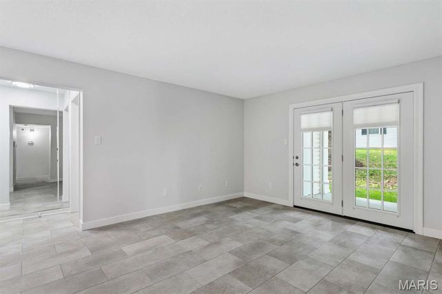 918 Hanna Place Court F, Manchester, MO 63021
