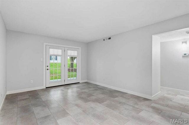 918 Hanna Place Court F, Manchester, MO 63021