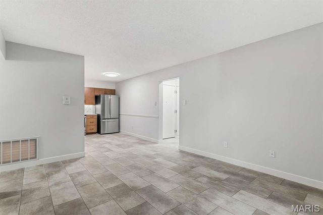 918 Hanna Place Court F, Manchester, MO 63021