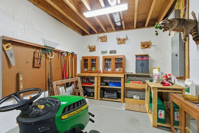 4357 Airport Rd, Springfield, TN 37172