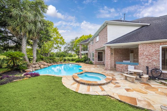4111 Thistle Hill Court, Sugar Land, TX 77479