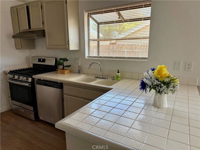 14118 Rosewood Drive, Hesperia, CA 92344