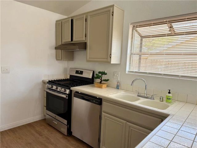 14118 Rosewood Drive, Hesperia, CA 92344