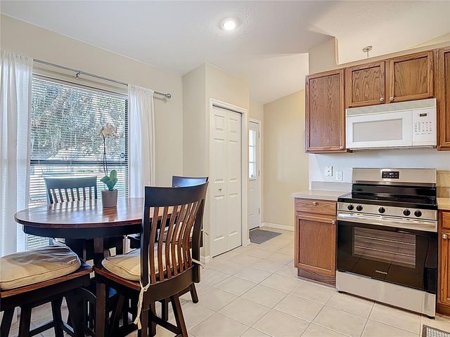 880 VINDALE ROAD, Tavares, FL 32778