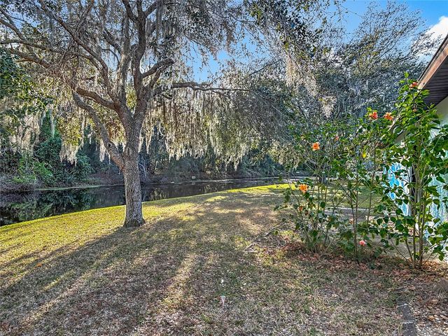 880 VINDALE ROAD, Tavares, FL 32778