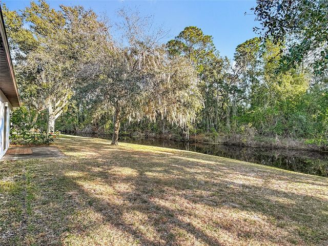 880 VINDALE ROAD, Tavares, FL 32778