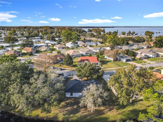 880 VINDALE ROAD, Tavares, FL 32778