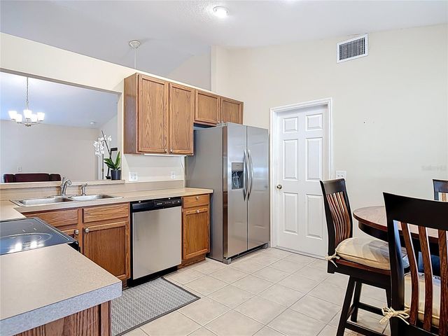 880 VINDALE ROAD, Tavares, FL 32778