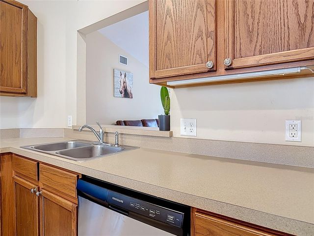 880 VINDALE ROAD, Tavares, FL 32778