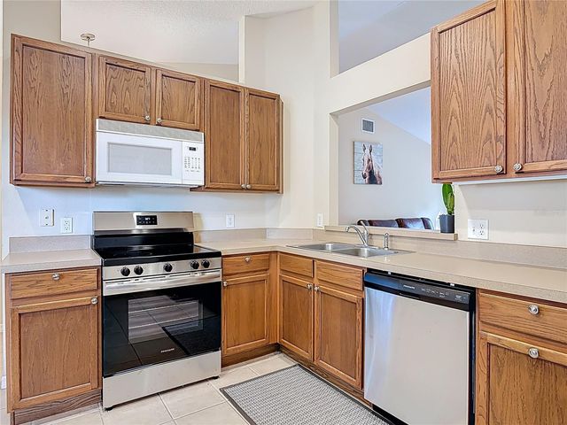 880 VINDALE ROAD, Tavares, FL 32778