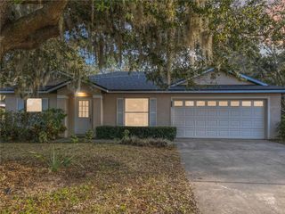 880 VINDALE ROAD, Tavares, FL 32778