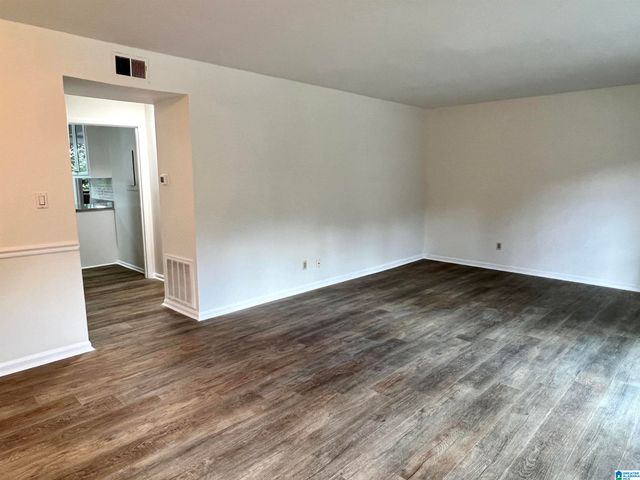 2024 Montreat Pkwy, Vestavia Hills, AL 35216