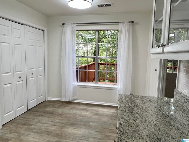 2024 Montreat Pkwy, Vestavia Hills, AL 35216