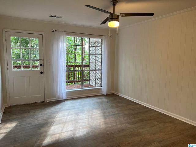 2024 Montreat Pkwy, Vestavia Hills, AL 35216