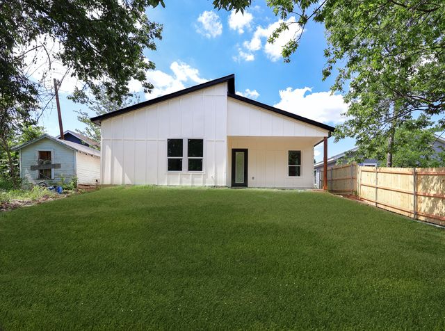 1032 E Arlington Avenue, Fort Worth, TX 76104