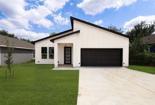 1032 E Arlington Avenue, Fort Worth, TX 76104