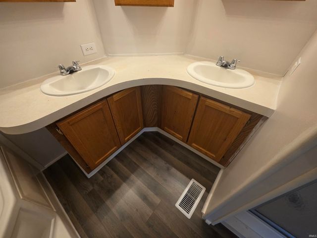 31 N Vacation Way, North Manchester, IN 46962