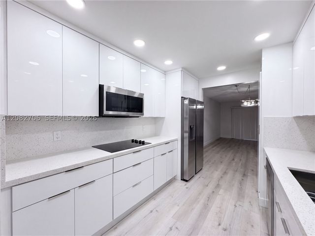 750 SW 138th Ave 103F, Pembroke Pines, FL 33027