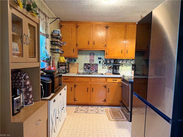 141 Williams DR, Knotts Island, NC 27950