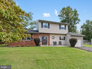 2051 ROSELYN DR, Feasterville Trevose, PA 19053