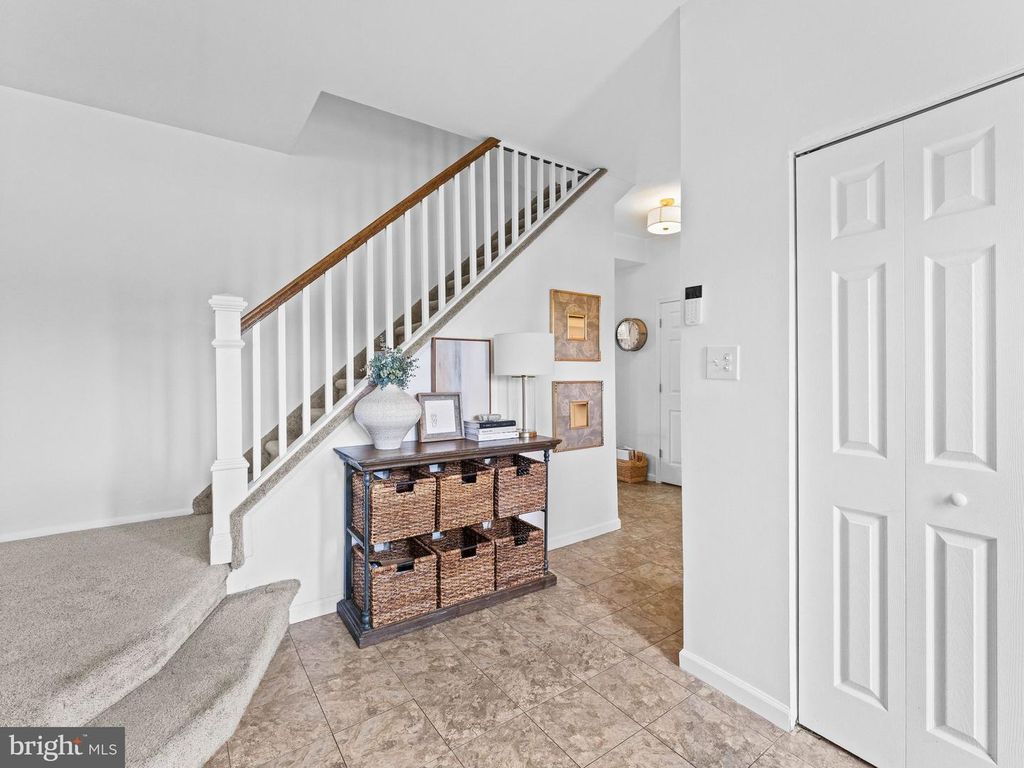 2051 ROSELYN DR, Feasterville Trevose, PA 19053 — photo 4