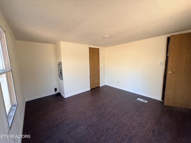 166 Maynard Ave, Jamestown, TN 38556