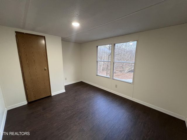 166 Maynard Ave, Jamestown, TN 38556