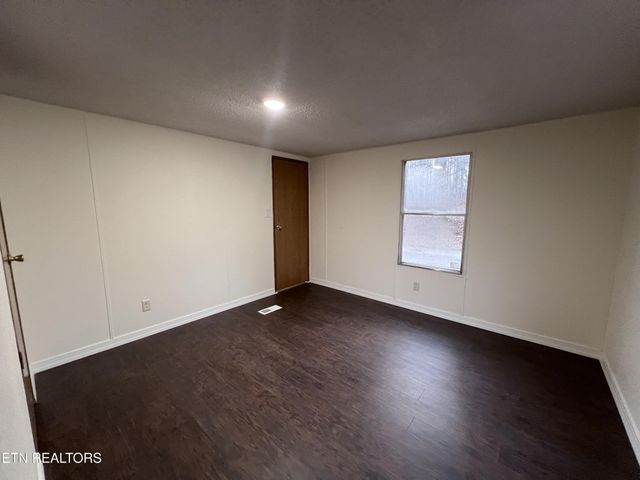 166 Maynard Ave, Jamestown, TN 38556