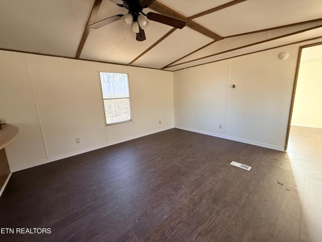 166 Maynard Ave, Jamestown, TN 38556