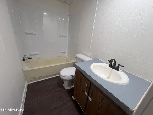 166 Maynard Ave, Jamestown, TN 38556