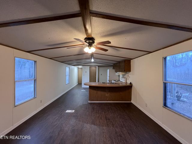 166 Maynard Ave, Jamestown, TN 38556