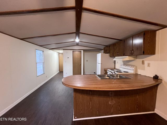 166 Maynard Ave, Jamestown, TN 38556