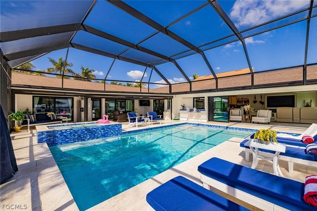 3907 SE 21st PL, Cape Coral, FL 33904