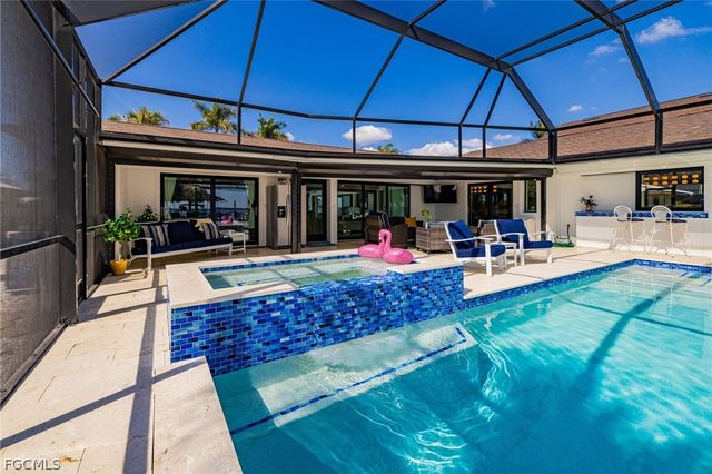 3907 SE 21st PL, Cape Coral, FL 33904