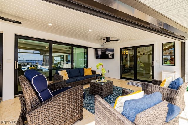 3907 SE 21st PL, Cape Coral, FL 33904