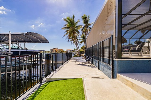 3907 SE 21st PL, Cape Coral, FL 33904