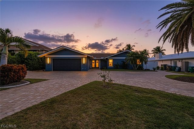 3907 SE 21st PL, Cape Coral, FL 33904