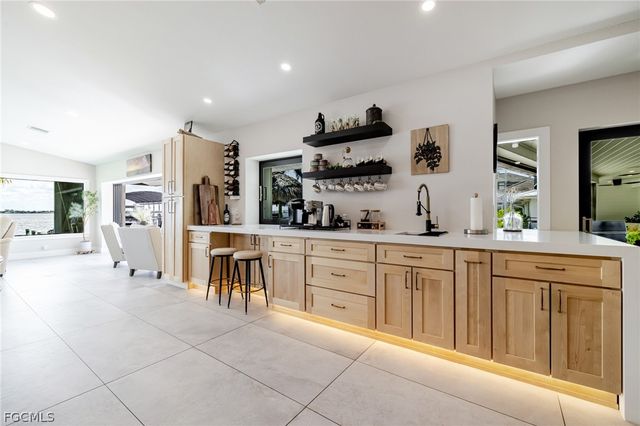 3907 SE 21st PL, Cape Coral, FL 33904